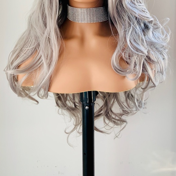 Beautiful Ombre Grey 13x2.5 Lace Front Wig for Daily Wear, Photos or Events - Picture 4 of 16